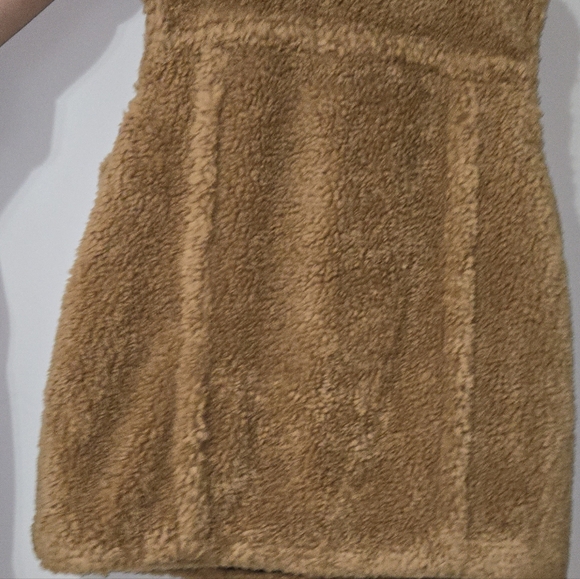 COACH X JENNIFER LOPEZ SHERPA SIGNATURE VEST - Picture 3 of 3